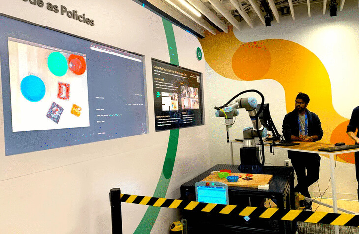 Google създадоха робот, който проектира самостоятелно