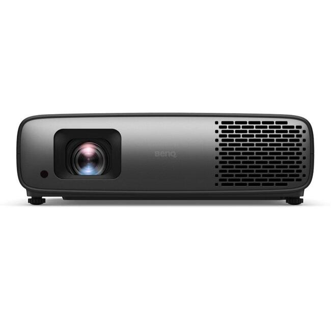 BenQ проектор W4100i - 4K резолюция и 3200 лумена, 4LED с HDR AI Cinema и 1.3x оптично увеличение